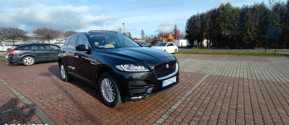 Jaguar F-Pace cena 88900 przebieg: 165200, rok produkcji 2017 z Kisielice małe 781